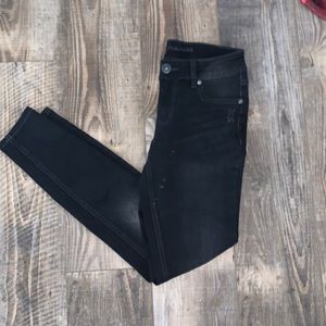 Women’s black skinny jeans